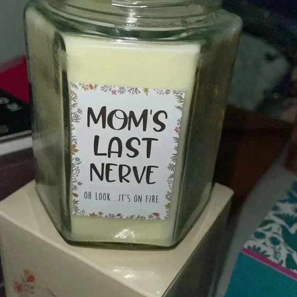 Mom’s Last Nerve Candle NWB - Picture 2 of 3